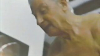 ایک سیاہ جرابیں میں  ...